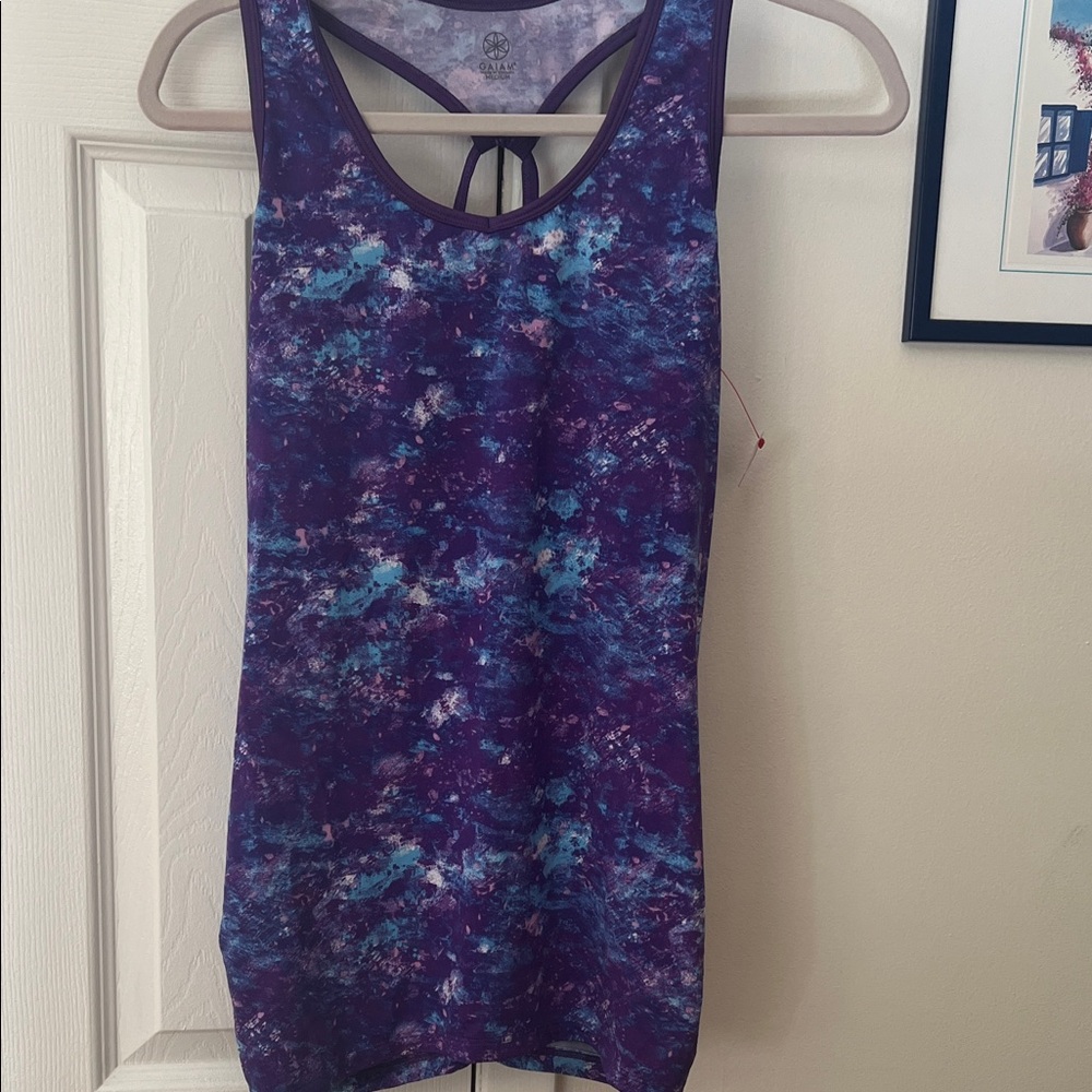 Gaiam yoga top